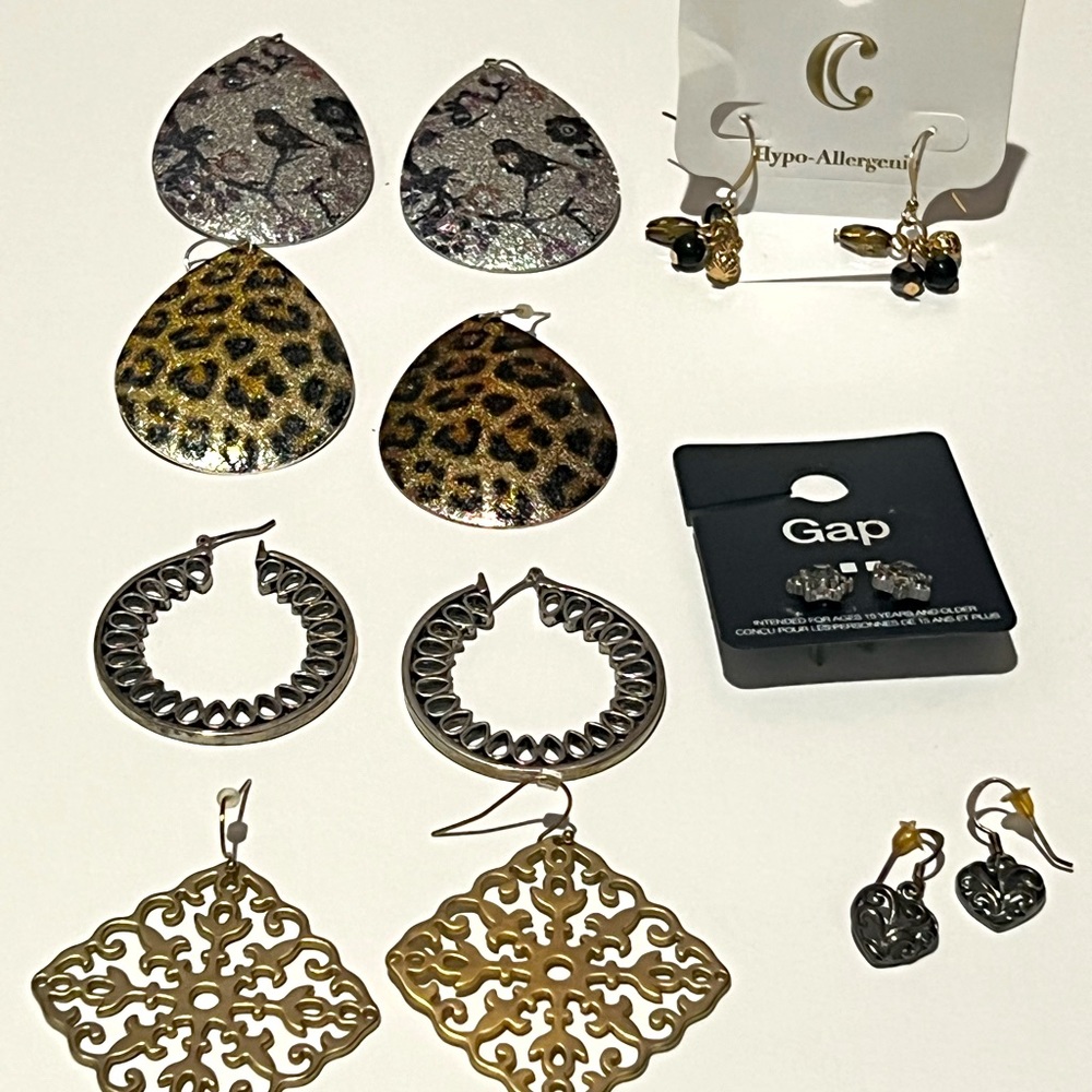 Jewelry Lot- 7 pairs of Earrings (2 nwt)